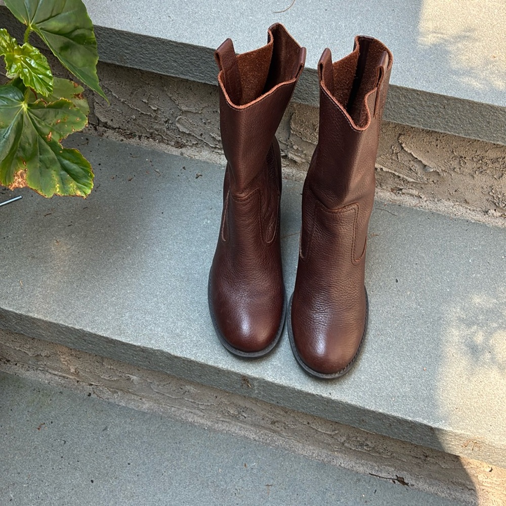 Nine & Co. Dark Brown Pebble Buttery Soft Leather Boots 3.5” Heel Sz 9.5